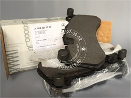 Колодки передние Mercedes AMG A0044209520 1720